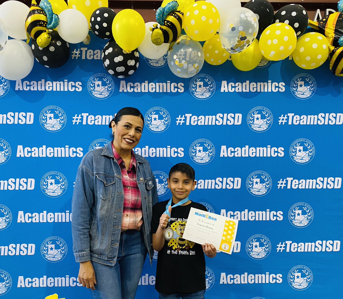 nhurtado_DSSE's tweet photo. We are extremely part for third grader Benjamin who placed 2nd 🥈at the district’s math bee competition 🐝 #TeamSISD #ShookEmpowers @LaraS26939603 @DSShook_ES @REstrada_DSSE @mpina01_DDSE https://t.co/Bt10MkNNPM