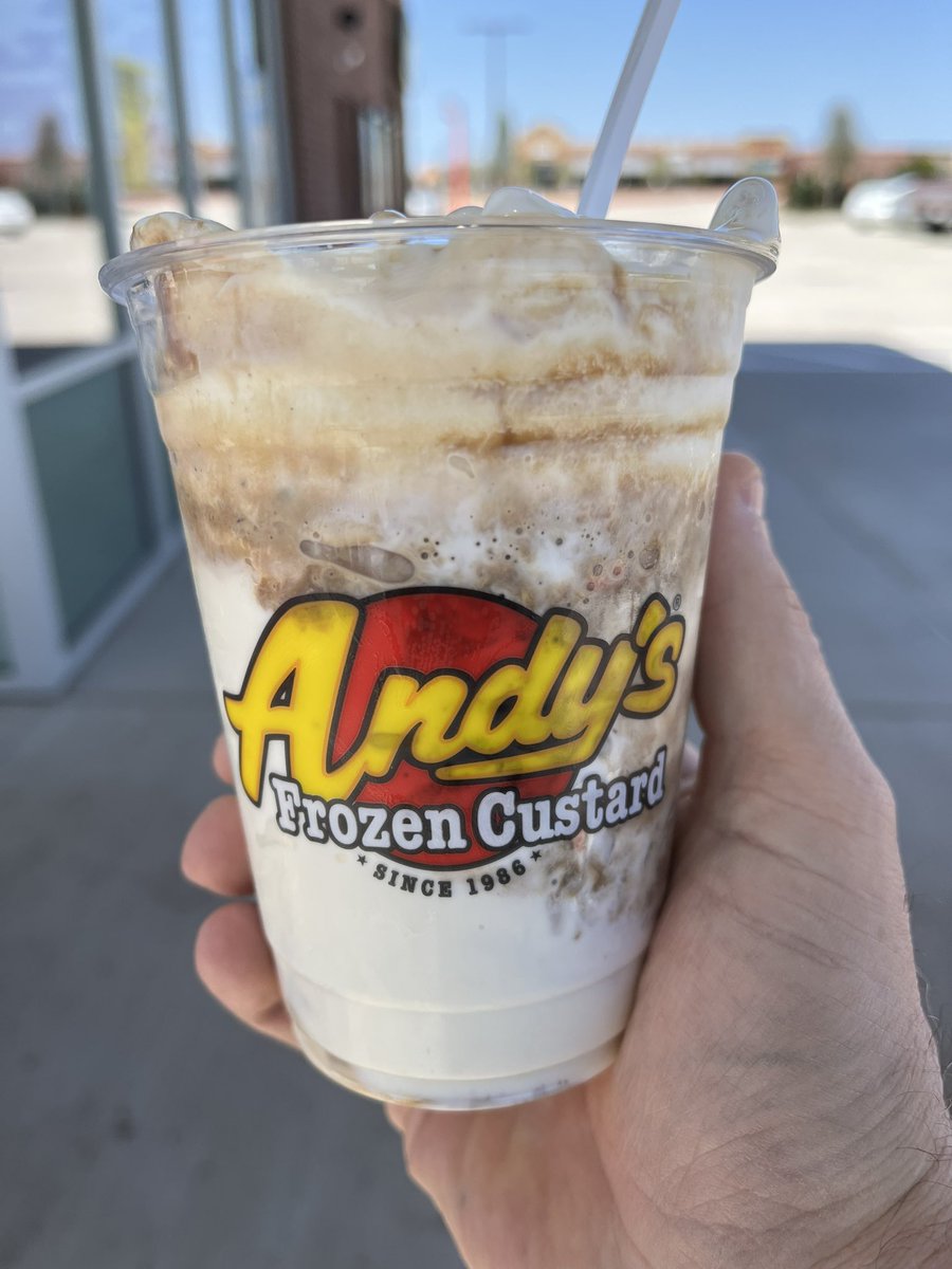 SBRacingEngines's tweet photo. I took the family to the new @EatAndys in Prosper, TX today to enjoy their awesome custard, and to thank them for their commitment to motor sports and their support of the @BrianBrown21 sprint car team! https://t.co/AHDB27YlnJ