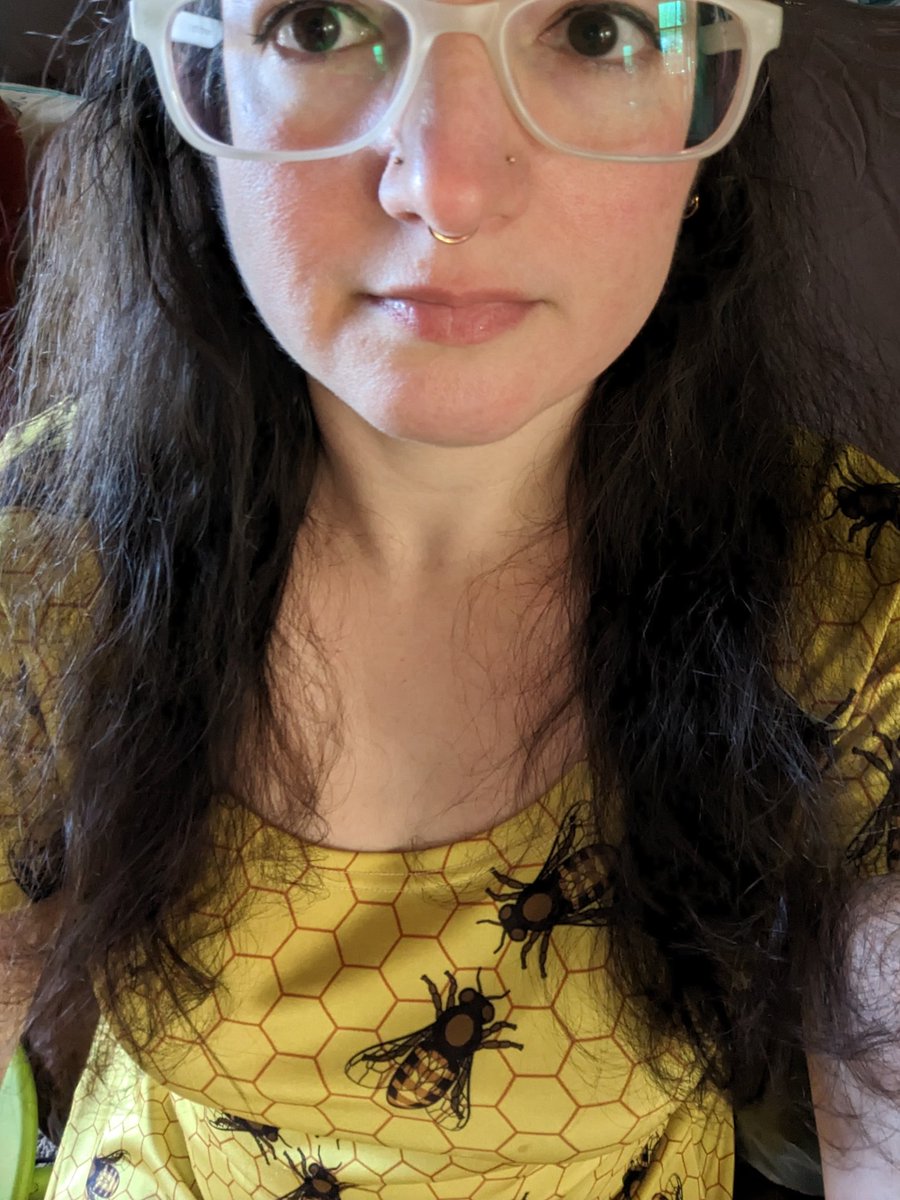 laurelviolet's tweet photo. It's bees, hi, I'm the problem, it's bees https://t.co/WL5LIDrCbA