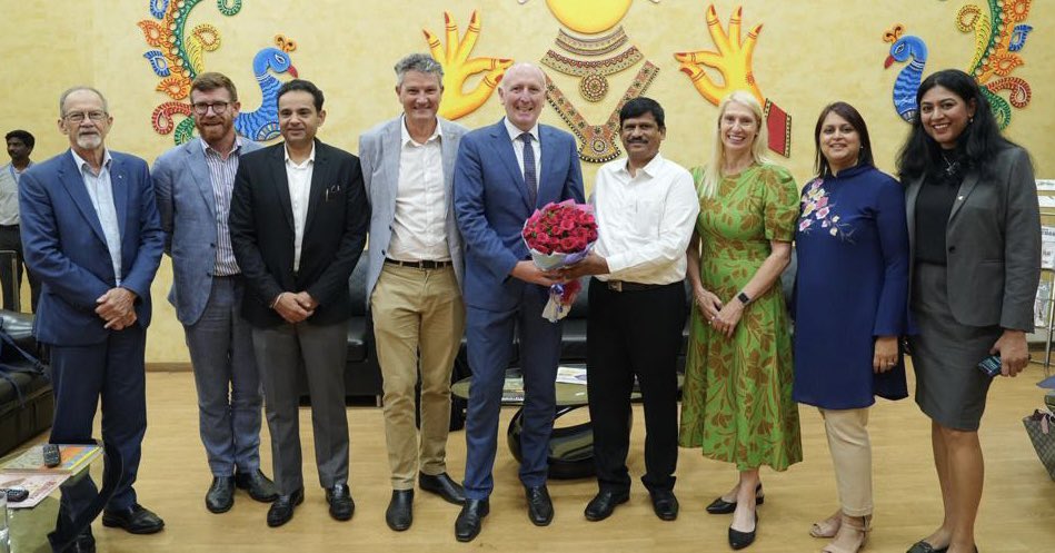 Deputy CG David accompanied WA Minister Dawson for his first visit to Vizag’s impressive @AP_MedTechZone over the weekend. A Perth Launch Pad is ready for business at #AMTZ to support better 🇦🇺🇮🇳 collaboration on medical technology and digital health products. 🩺💉