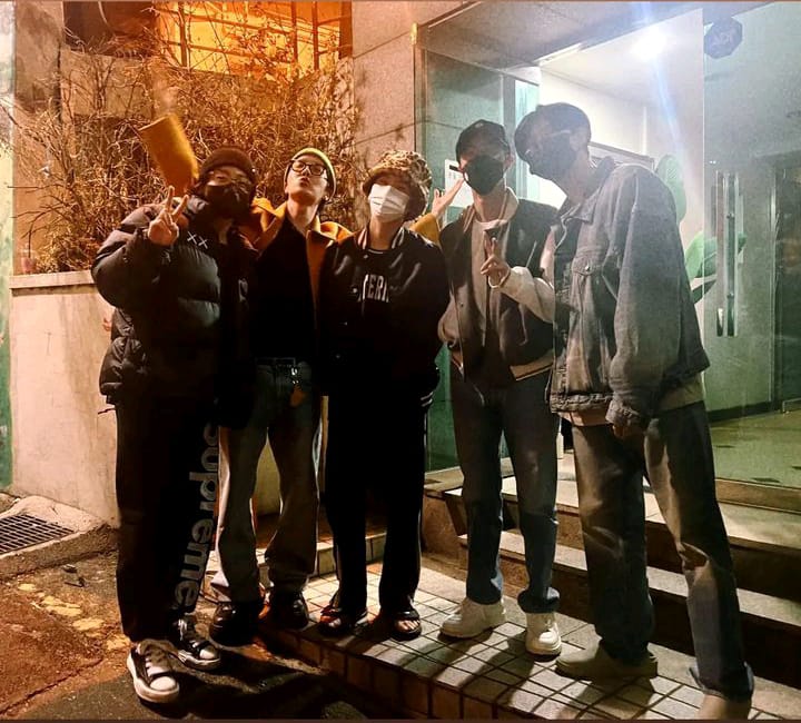 deartaejinn's tweet photo. NANGISSSS KANGENNN BANGTAN BANGETTT 😭😭😭😭😭😭 https://t.co/ml45rUS8mX