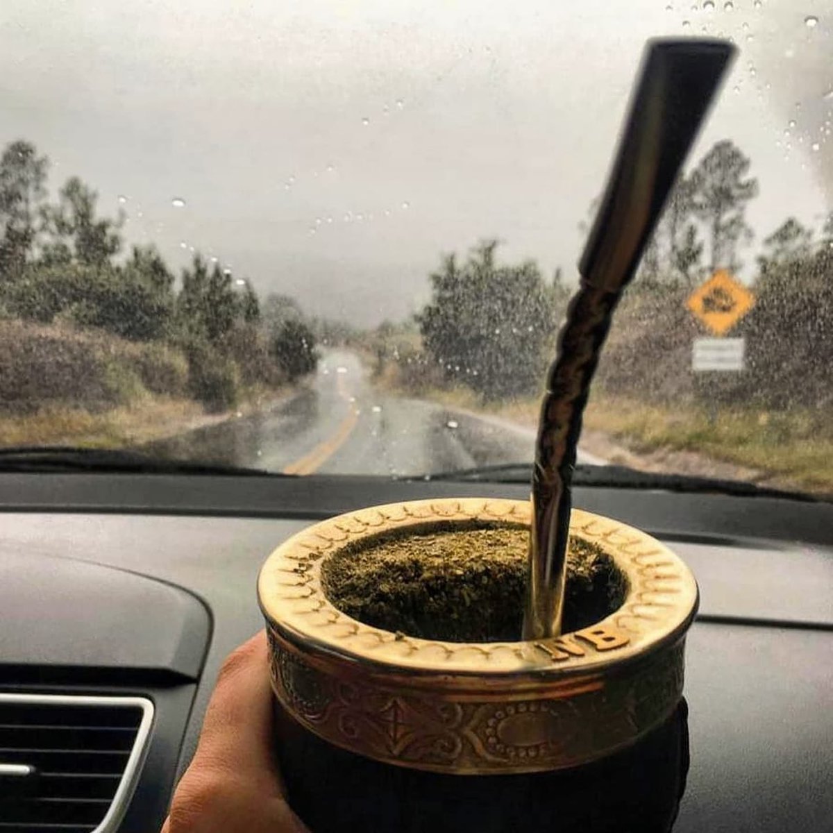 Manuu_cuenca's tweet photo. -+ : Como esta para aquello.. 😏🌧️ 
- + : Aquello.. 👇🏻 https://t.co/ZHVWvIiWbq