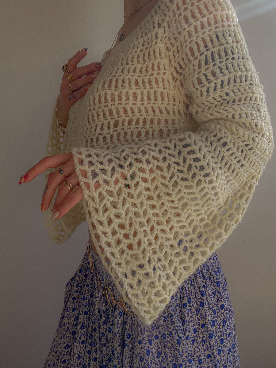 rachou_pinette's tweet photo. devinez qui a encore fabriqué un pull (moi) https://t.co/VxIqCZCeRY