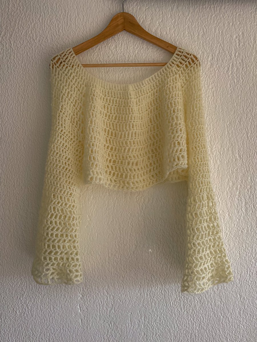 rachou_pinette's tweet photo. devinez qui a encore fabriqué un pull (moi) https://t.co/VxIqCZCeRY