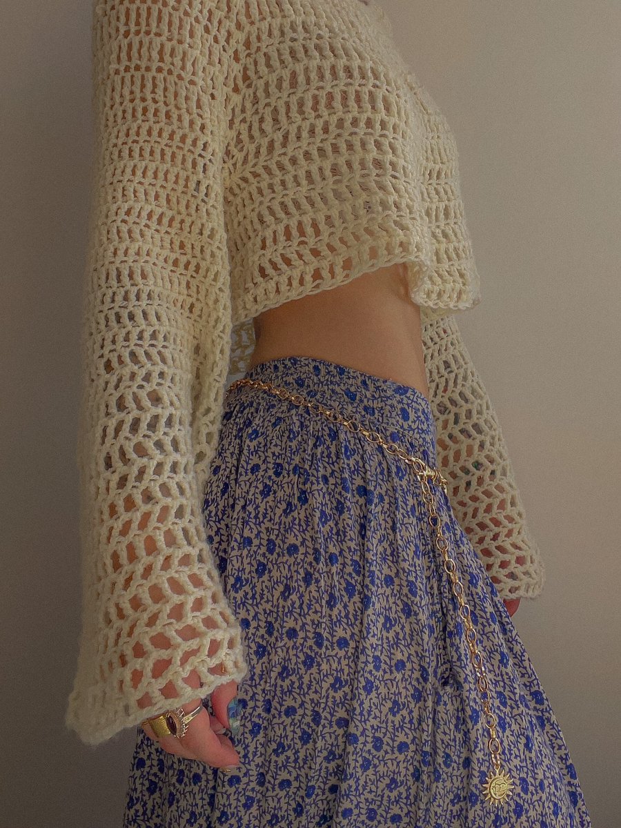 rachou_pinette's tweet photo. devinez qui a encore fabriqué un pull (moi) https://t.co/VxIqCZCeRY