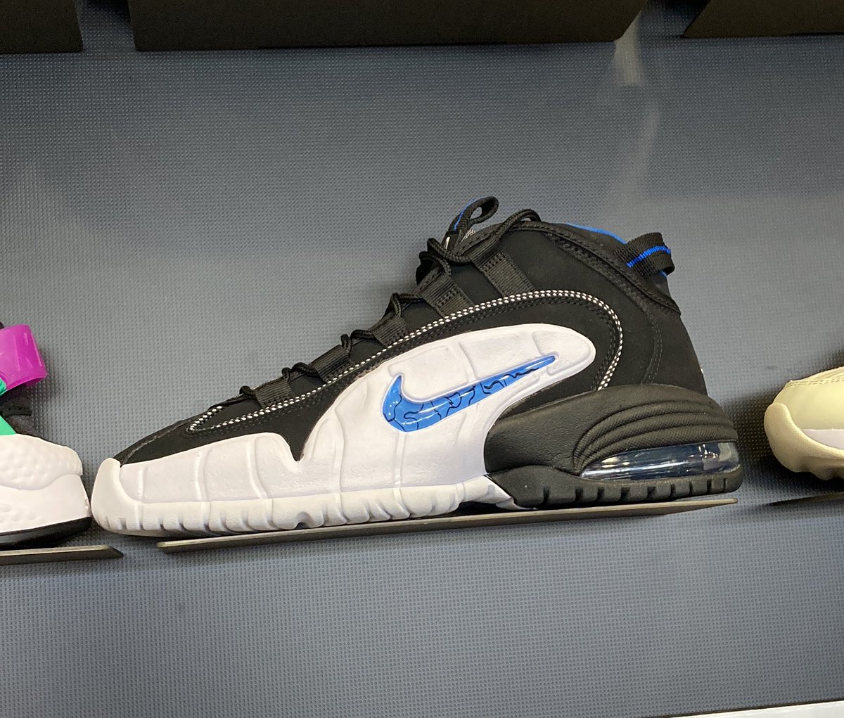 SneakerDave's tweet photo. Starting to pop up… https://t.co/ZkW2EQnlBS