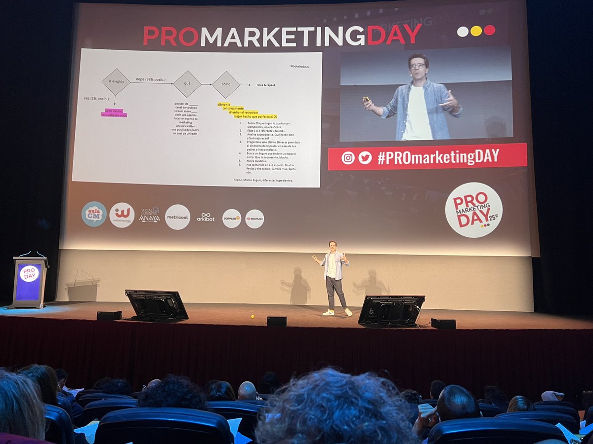 gabilinares_mkt's tweet photo. Hoy en el #PROmarketingDAY tuve la oportunidad de preguntarle personalmente a @lgarcia sobre el diseño de la página web de @socialmood que tanto llama la atención… Su respuesta fue: 

THINK DIFFIRENT 😎 https://t.co/DQe6l9WftN