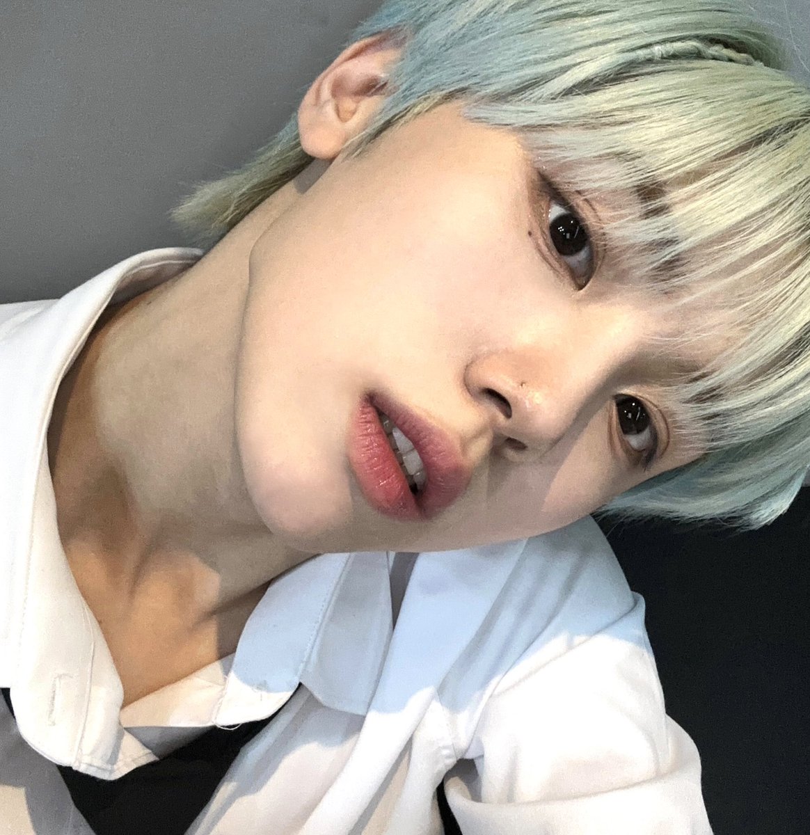 yuyuscore's tweet image. ᅠ
ᅠ
ᅠ
ᅠ ᅠ  ᅠ ᅠ [ #YUYUSTAGRAM #prism_fam ୨୧ ]
made some cute braids today. i feel so pretty in that shirt and that hair looks so sweet! 
ᅠ
ᅠ
ᅠ