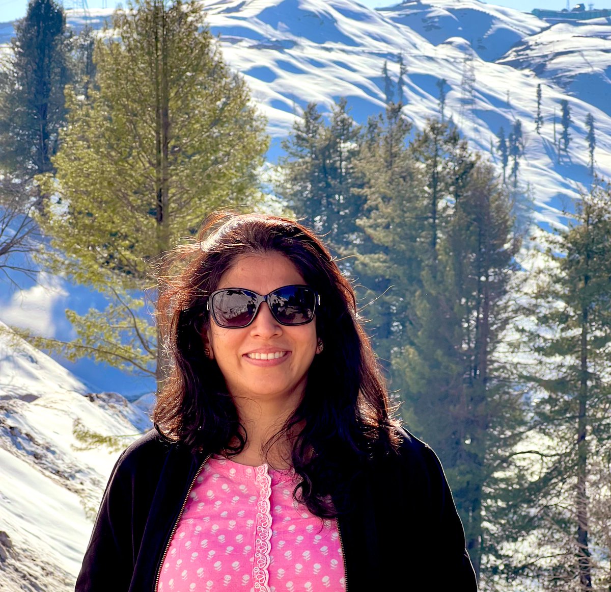 veda_padma's tweet photo. Since everyone is playing😇😇 #SunglassesTwitter #Sunglass https://t.co/zCmr8b4QcJ