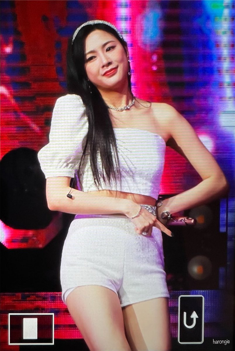 harongie33719's tweet photo. 230325 Apink Pink Drive Fan concert in Hong Kong 프리뷰

@Apinkohy
#에이핑크 #Apink
#오하영 #하영 #OhHayoung #Hayoung https://t.co/pYl3sRyUTP