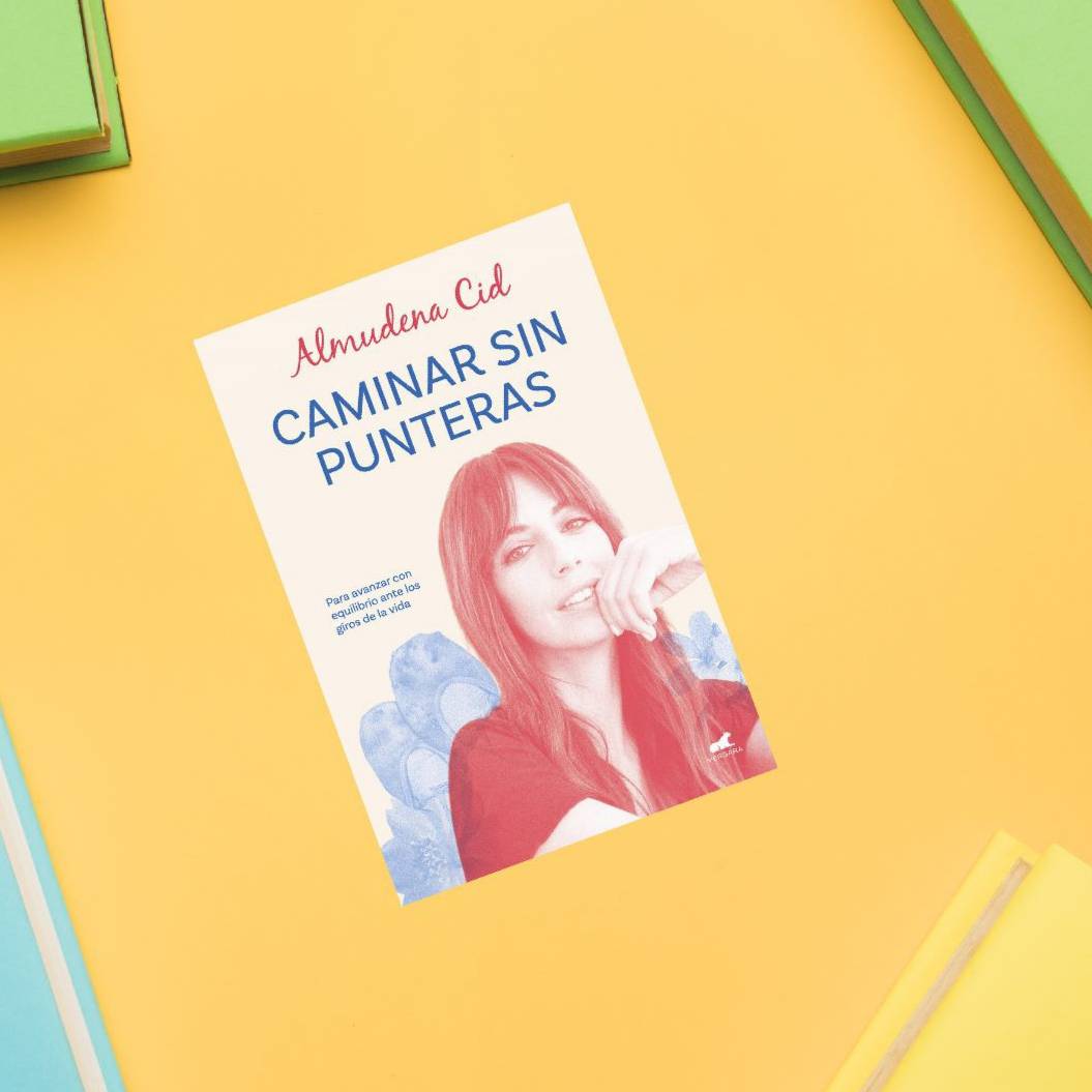 LibreriaMapa's tweet photo. Esta semana han llegado muchas novedades a nuestra librería, os enseñamos algunas:
.
🔴Las brujas y el inquisidor de Elvira Roca (Premio primavera de novela 2023)
🟢Caminar sin punteras de Almudena Cid
🟣Donde todo brilla de Alice Kellen
⚫Dieciséis notas de Risto Mejide https://t.co/FeHZJwb3dj