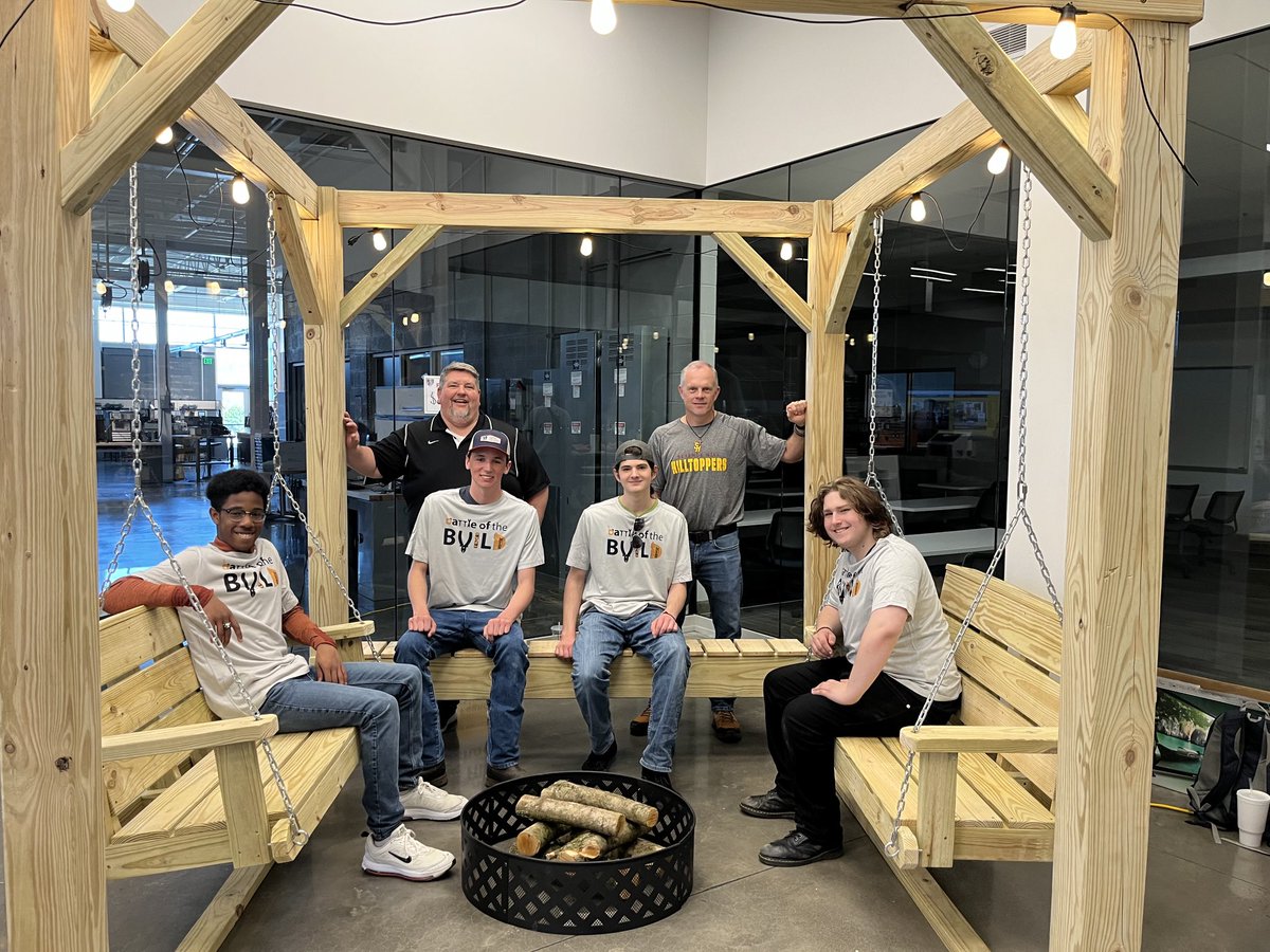 Julia Decker tweet media