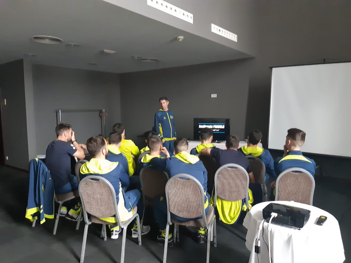 playascastellon's tweet image. 🗣 Charla técnica de Bisontes en las instalaciones del hotel Gallego.