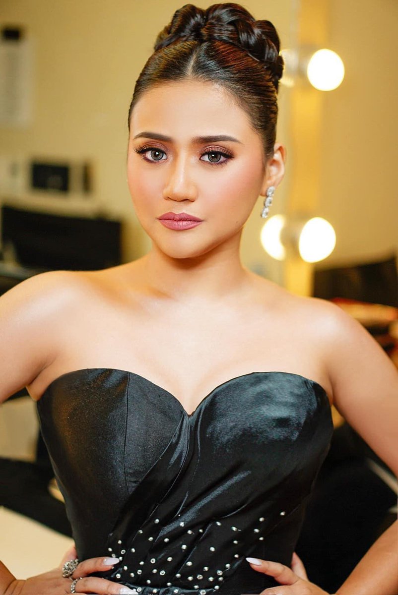 therobxlim's tweet photo. That fit tho, @itsMorissette in Custom #RobLim.
Another slay day tomorrow. https://t.co/HGZdIBXDRb