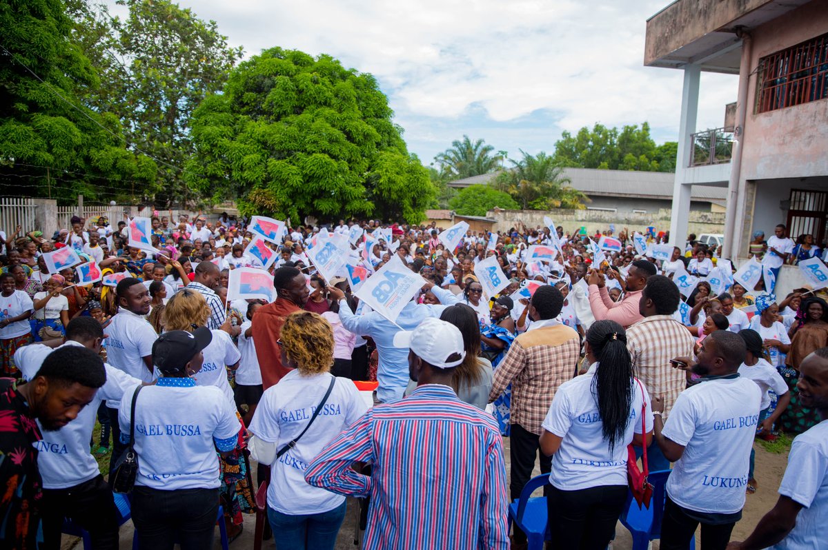 BussaGael's tweet photo. Ce samedi 25 mars 2023 à Ngaliema, nous avons clôturé le mois de la femme avec la participation de 3000 mamans membres de la structure les Amis de Gael BUSSA (AGB-CDER) par un atelier sur l’autonomisation de la femme à l’ère du numérique. 1/2 https://t.co/L1pLqwiFrv