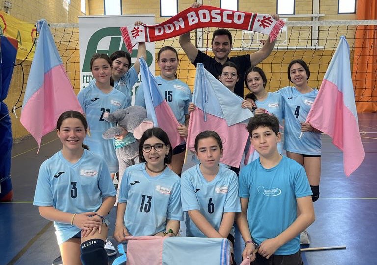 SalesianosSTRD's tweet photo. ⭕️ COSAS DE CASA | Nuestro equipo alevín de voleibol 🏐ha conseguido esta mañana su pase a la Fase Final de la Liga LED🤾🏽♀️ ¡Nos vamos a Málaga! 🏆@federacionandaluzadevoleibol @andaluciajunta @deporteand
#VOLEYLED2023 https://t.co/M9eqpvMobw
