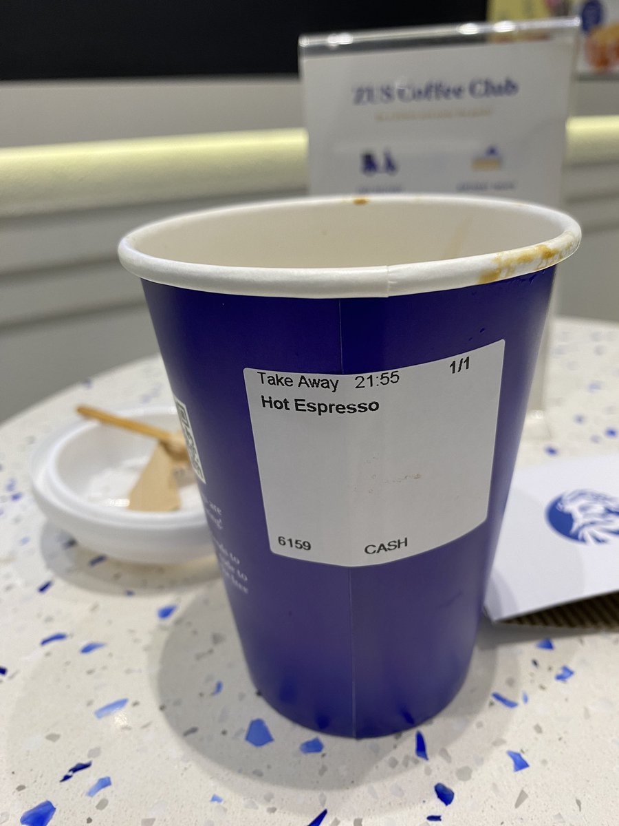 hazman_JD's tweet image. Hi @ZUSCoffee . It is a waste for a tiny amount of espresso to use such a hugh size of cup which only filled around 1/10 of its size.