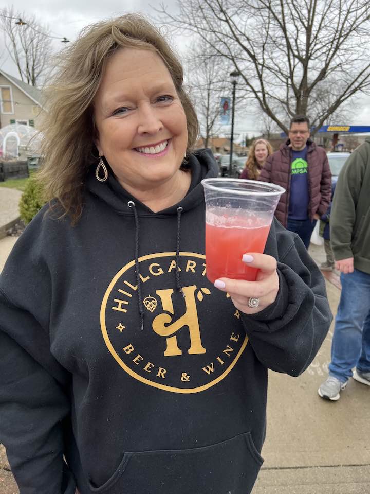 PatchesOfLight's tweet photo. One of our beautiful Patches of Light Board Members Sandy, owner of Hillgarten German Beer Garden in Hilliard, letting me taste-test their new Patches of Light Spring drink, Lichtflecken (German for Patches of Light) Mocktail. Hard to say, smooth going down. :) https://t.co/VDWYqrIyrN
