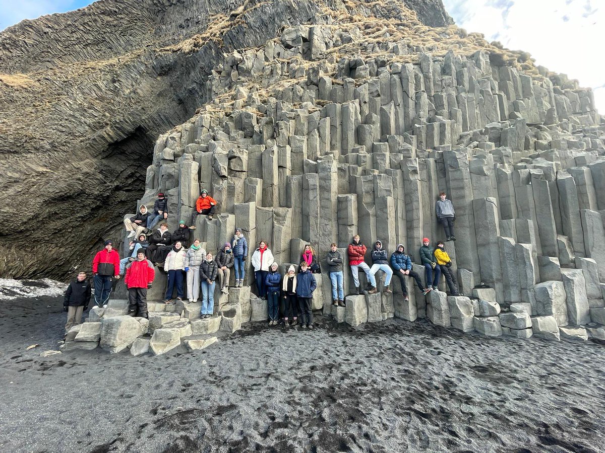 KSBGeography's tweet photo. Black sands and basalt columns on the south coast near Vik @KingsBruton #sneakerwaves https://t.co/xXiFfFYxmL