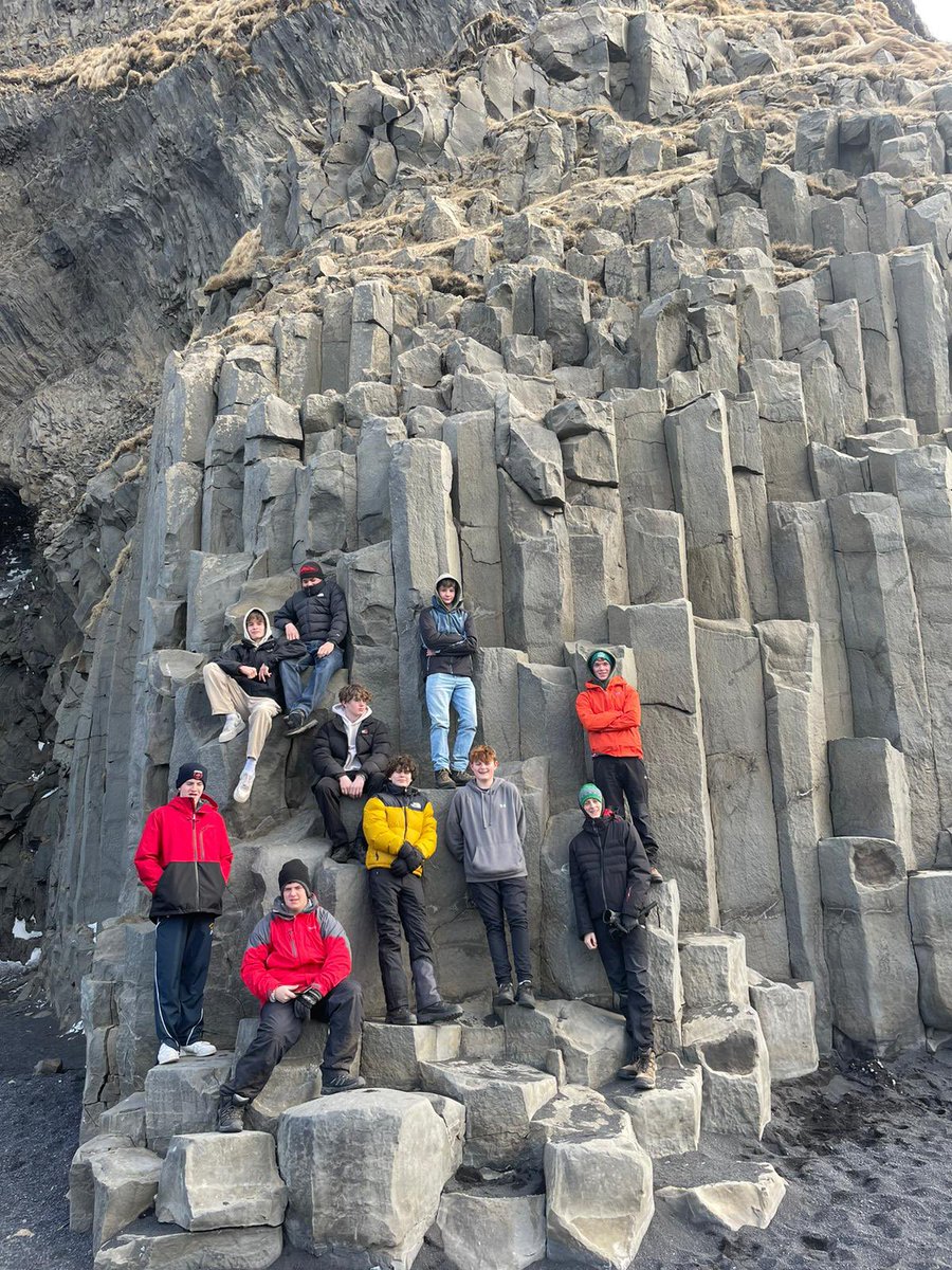 KSBGeography's tweet photo. Black sands and basalt columns on the south coast near Vik @KingsBruton #sneakerwaves https://t.co/xXiFfFYxmL