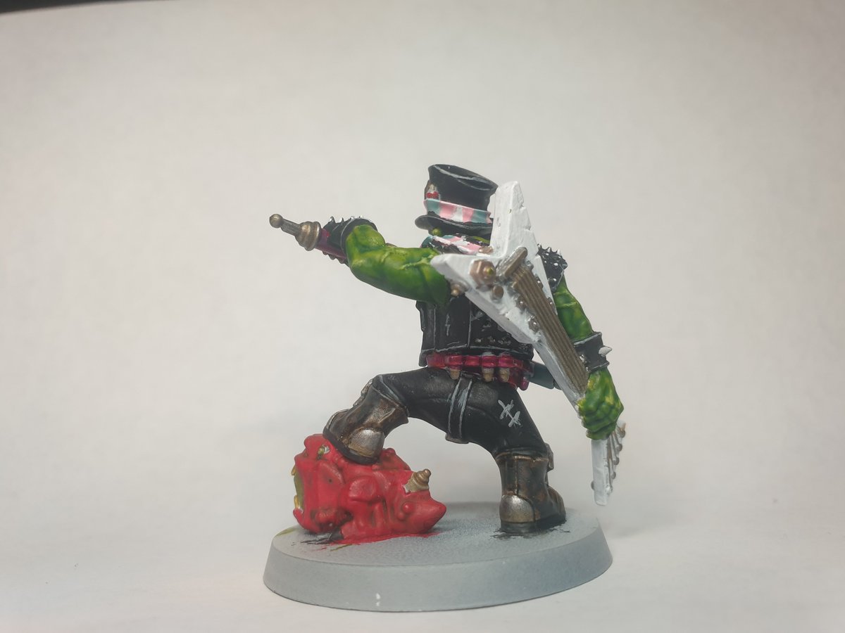Lucy_fem's tweet photo. Goff rocka' I painted. Very proud of this one 
#warhammer40k #WarhammerCommunity #miniture https://t.co/GUcmTQHh5o