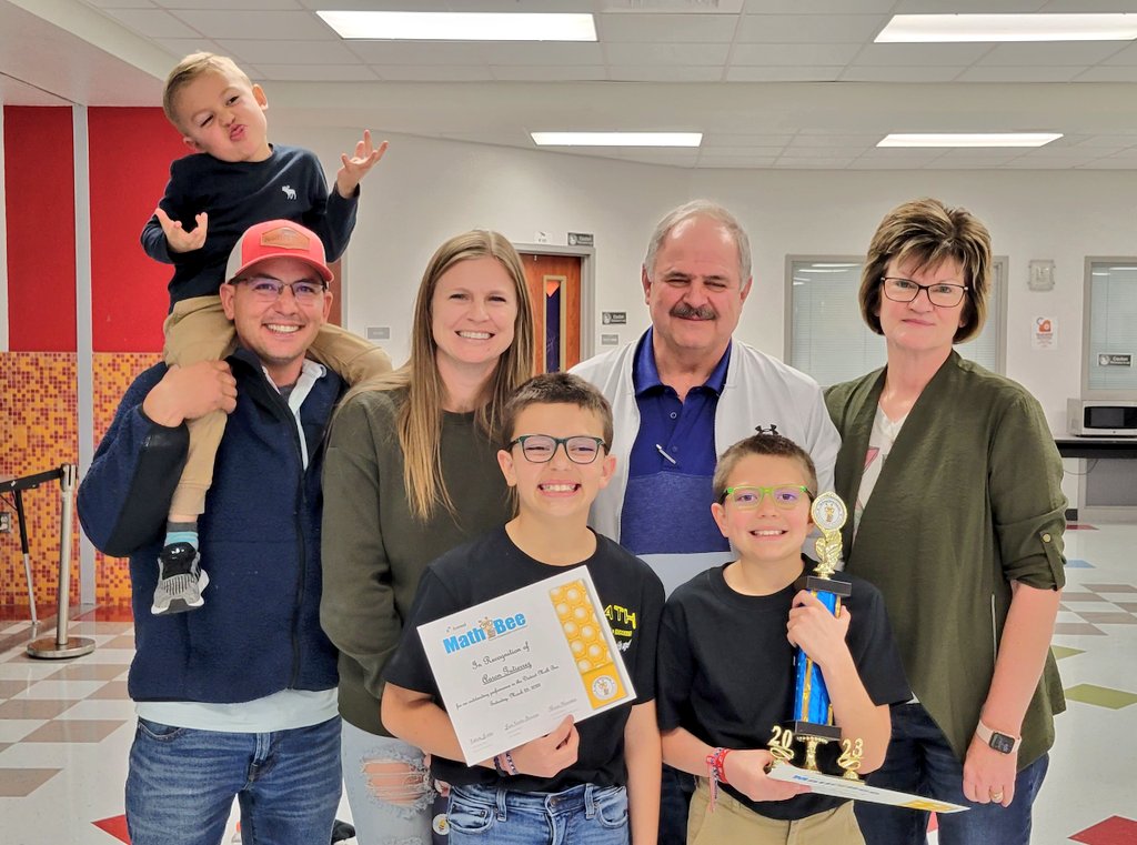 JJHansen26's tweet photo. We have a District Math Bee Champ in 4th Grade!  Repeat winner!  Congrats to the Gutierrez Family!  Woo hoo! #TeamSISD #BetheLight #DreamSparkleShine https://t.co/ki2IIYDhJs
