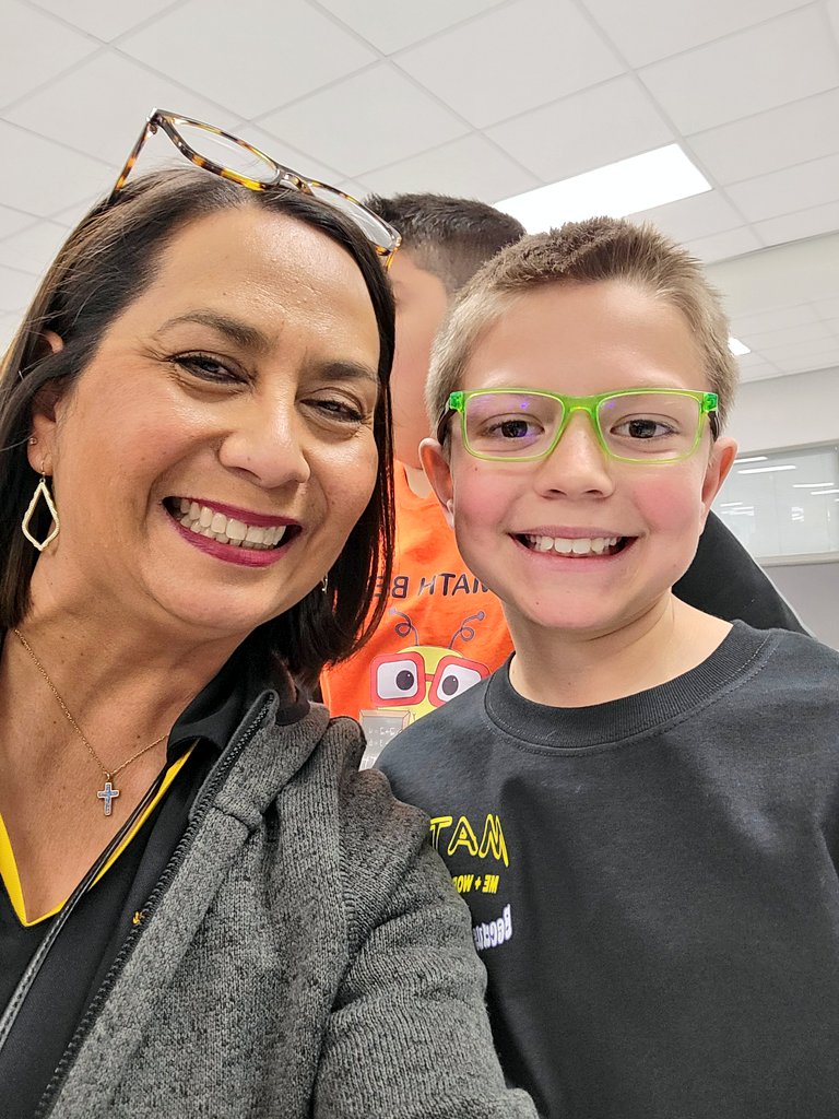 JJHansen26's tweet photo. We have a District Math Bee Champ in 4th Grade!  Repeat winner!  Congrats to the Gutierrez Family!  Woo hoo! #TeamSISD #BetheLight #DreamSparkleShine https://t.co/ki2IIYDhJs