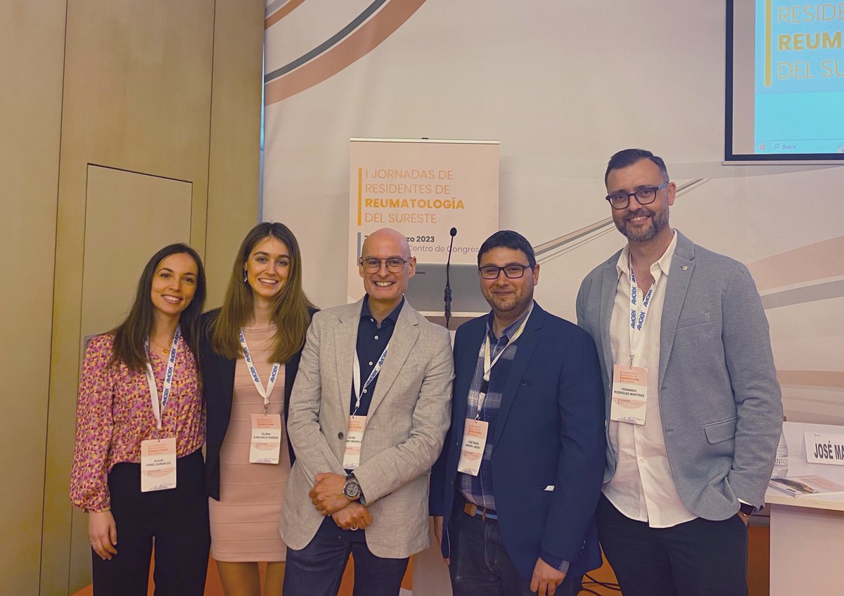 glo_ap's tweet photo. ⚕️Hoy han concluido en el @El_Batel las primeras Jornadas de residentes de Reumatología del Sureste! Con residentes de los hospitales de Almería, Alicante, Villajoyosa, Murcia y Cartagena 🌊Gracias a la @SMurcianaReuma y a @JuanMReuma por la iniciativa! Seguimos 💪🏻👏🏻👏🏻👏🏻🩺🦴👩‍⚕️ https://t.co/DgevFTUkuw