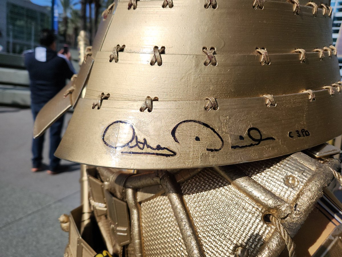MarsellusDurden's tweet photo. Shouts out to #DudeVader and his incredible Samurai Threepio ๐ฅ๐คฏ๐ฅ
#WonderCon23 https://t.co/7WUSDrLza9