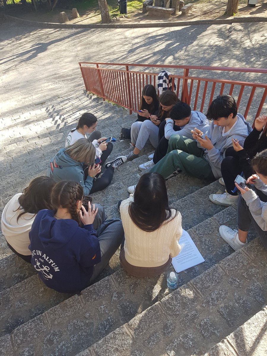 MTA_Esp's tweet photo. Buscamos en nuestras redes sociales y pensamos sobre cómo nos posicionamos ante ellas... https://t.co/K58cmqUQPg