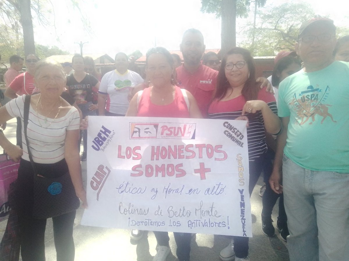 ApcCaripito's tweet photo. Caripito le dijo #NoALaCorrupción porque #LosHonestoSomosMas dándole todo el respaldo a nuestro Presidente @NicolasMaduro y al @PartidoPSUV seguir con el legado del #ComandanteChavez contar con un partido con #EticaYMoral digno y leal a nuestro país  @ErnestoLunaPsuv @psuvmonagas https://t.co/bJ3ZC01jPk
