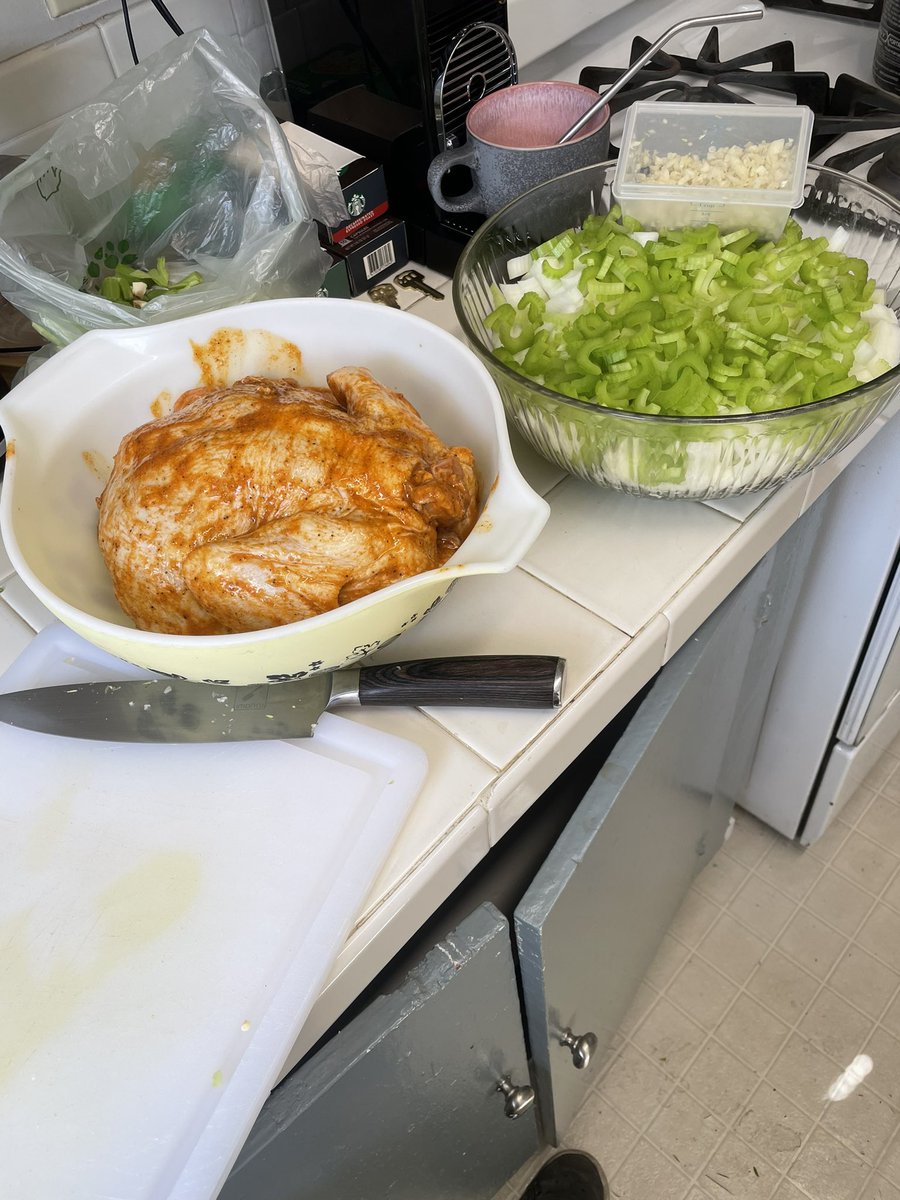 TheGreatSulk's tweet photo. Round these parts, we don’t let the weather dictate our wardrobe or whether or not we cook a gumbo https://t.co/Z7fuo70w5l