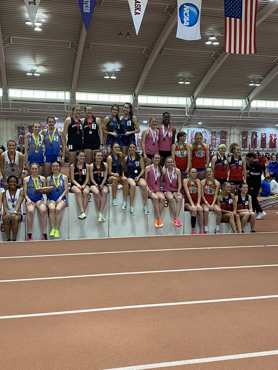 NorthviewDista1's tweet photo. 3rd in the state in the 4x800 relay!  12 second pr and new indoor school record! These girls killed it today! https://t.co/5ydo2ltxEb