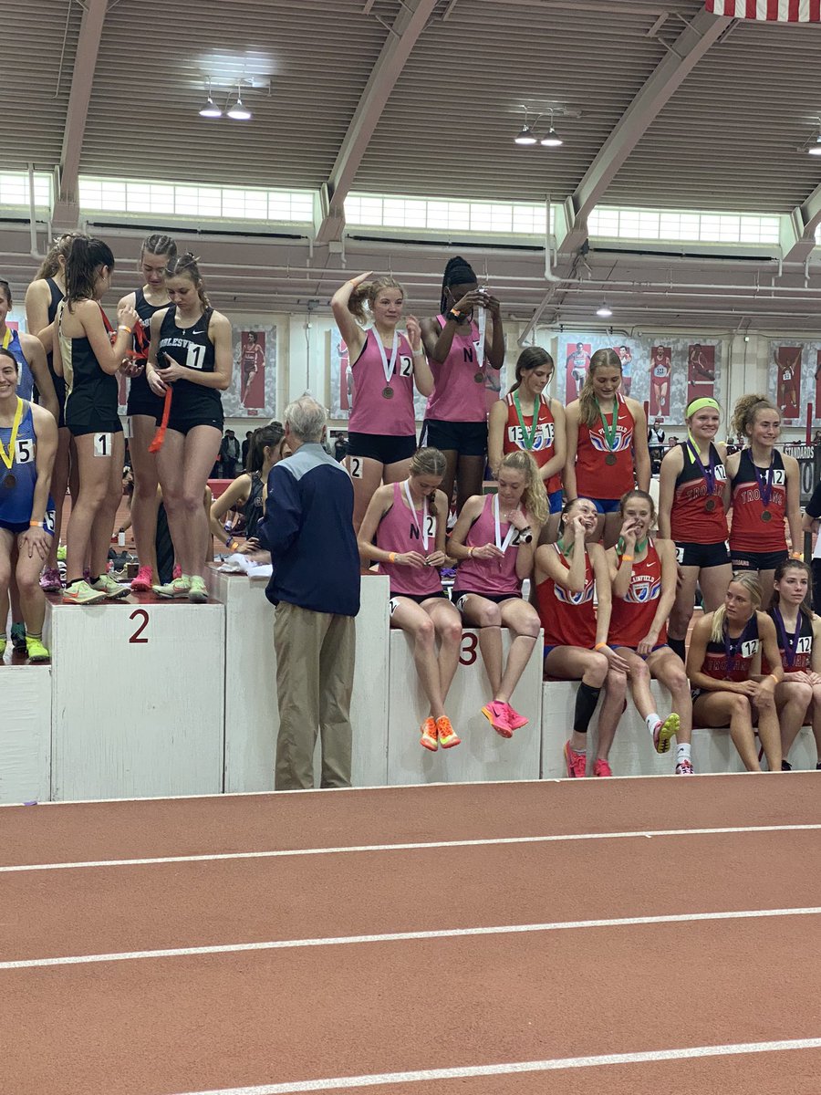 NorthviewDista1's tweet photo. 3rd in the state in the 4x800 relay!  12 second pr and new indoor school record! These girls killed it today! https://t.co/5ydo2ltxEb