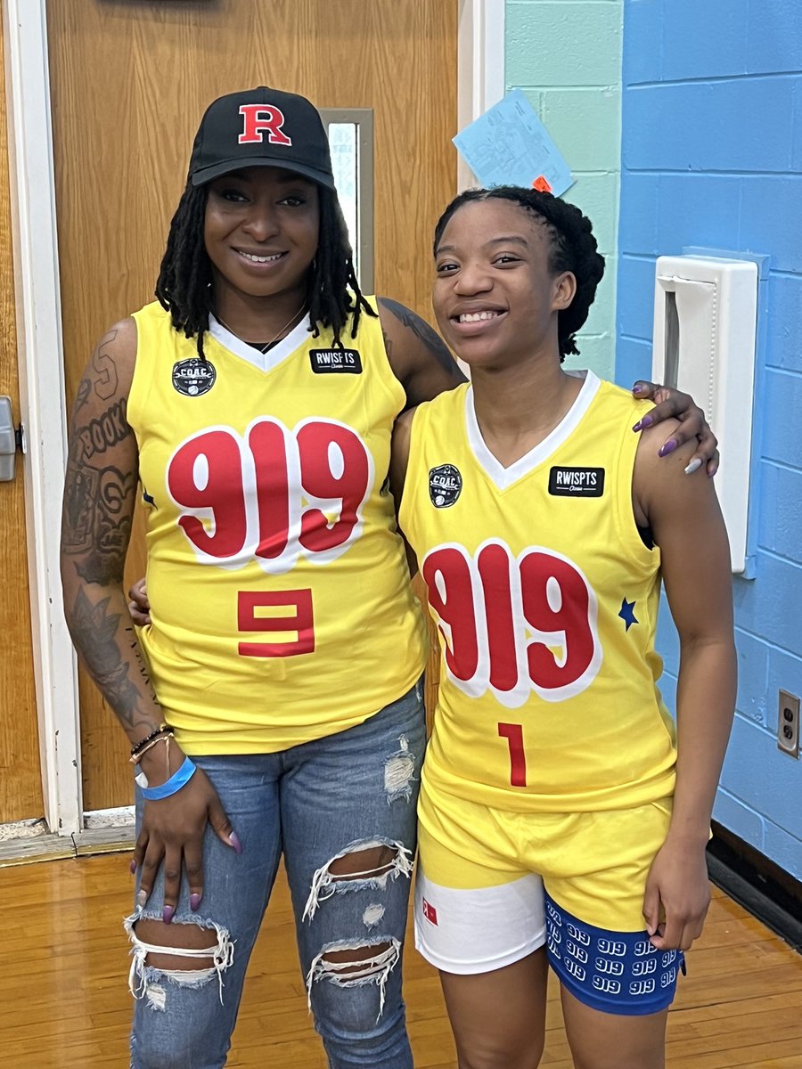 Nikita Warren tweet media