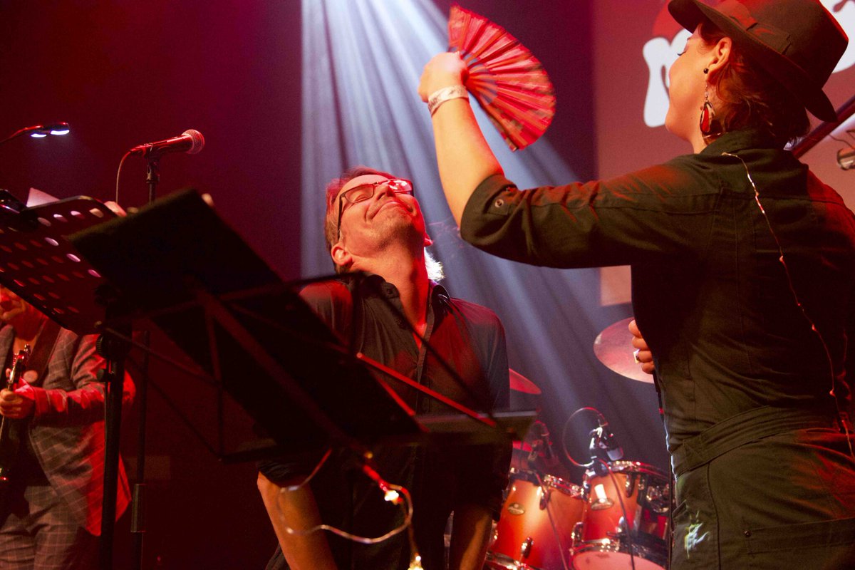 2000Motels plays Zappa - 25 maart 20.30 - TICKETS rietveldtheater.stager.nl/web/tickets/11… of bij de kassa. Geen tribune, maar lekker swingen of genieten vanuit de gezellige zithoekjes