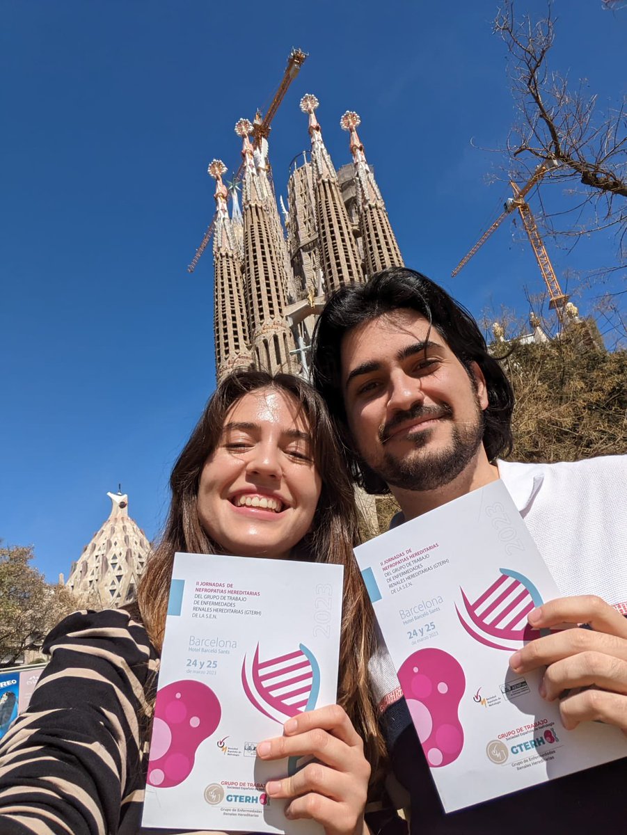 Nuestros R2 Sara y Javi <a href="/saraldana5/">Sara AB</a> <a href="/AzoresJavier/">Javi</a> disfrutando en Barcelona junto a nuestra querida Marta Ossorio de las Jornadas de Nefropatías Hereditarias del #GTERH