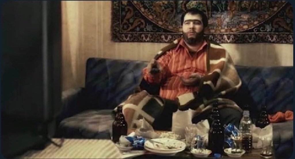 Sınıf grubunda herkes vizeler hakkında konuşurken ben ;