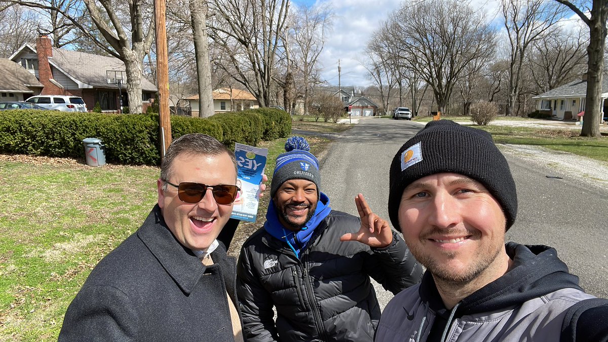 Vote YES!  April 4th!
@AndrewGipson81 <a href="/AllenDuncan3/">Dr. Allen Duncan</a> <a href="/SheltonPatrick/">Patrick Shelton, Ed.D.</a> <a href="/ECUSDistrict7/">Edwardsville School District #7</a> 
#D7proud