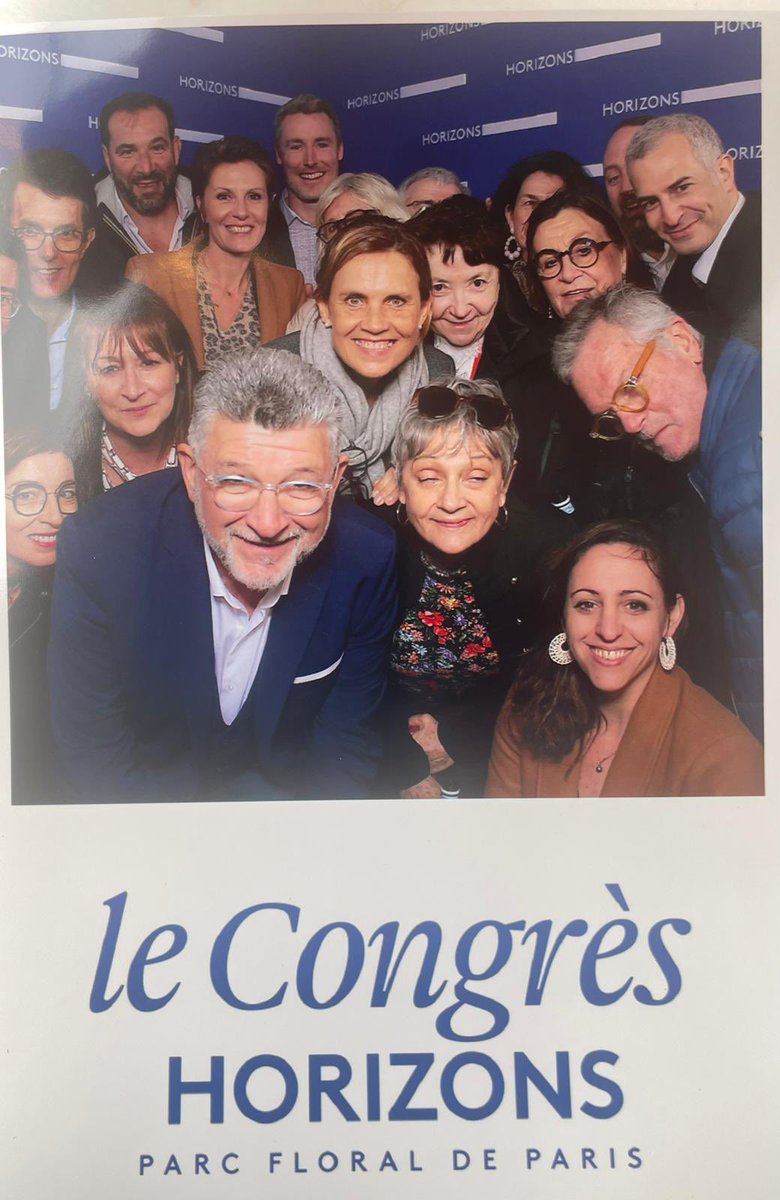 BeaBellamy85's tweet photo. Clape de fin du 1er congrès @HorizonsLeParti avec son président @EPhilippe_LH en présence @Elisabeth_Borne @YaelBRAUNPIVET @Lucbouard @Horizons_AN et de nombreux militants de #Vendee https://t.co/kuV2Do9n4J