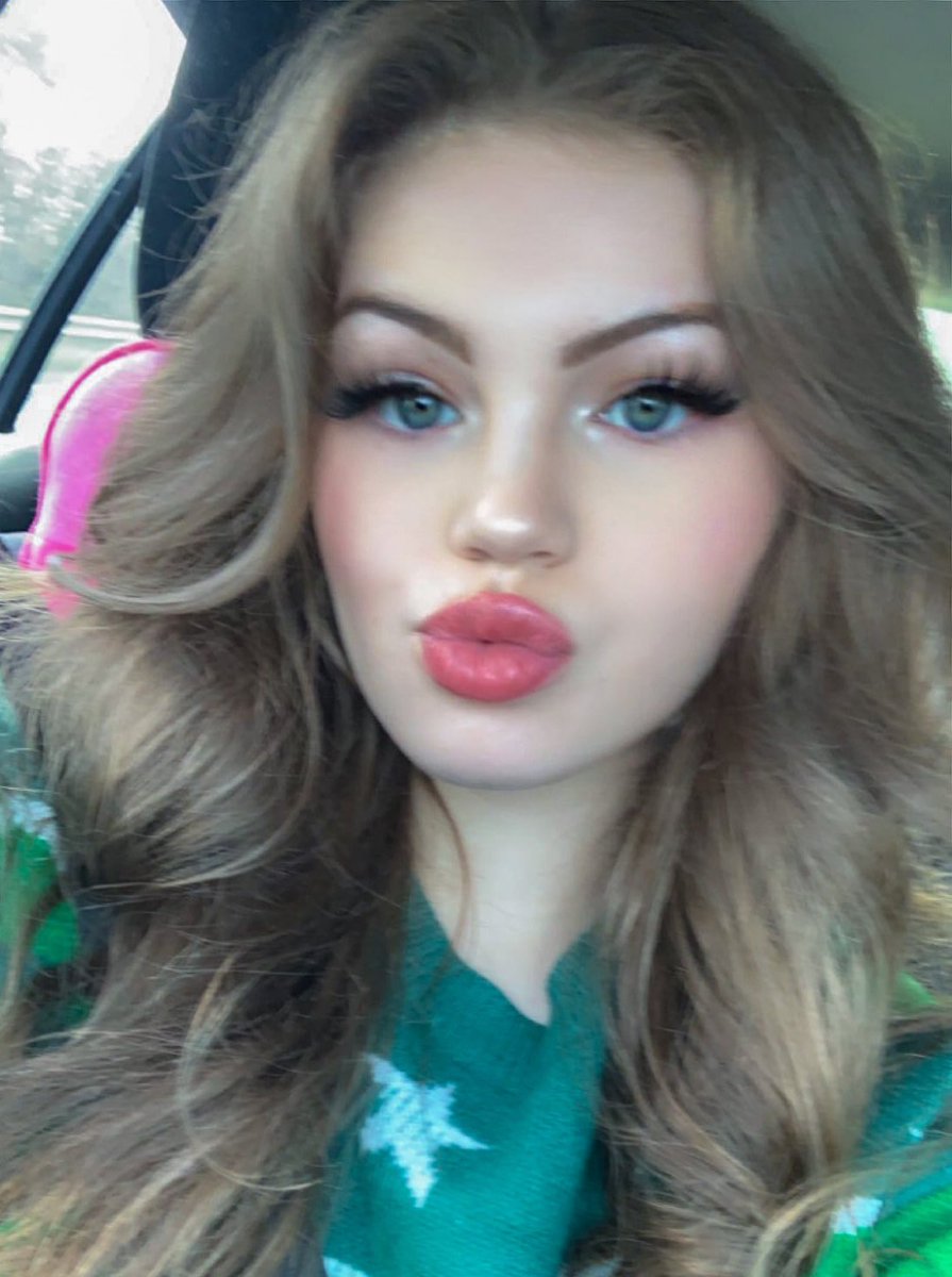 would you kiss me back? 😘