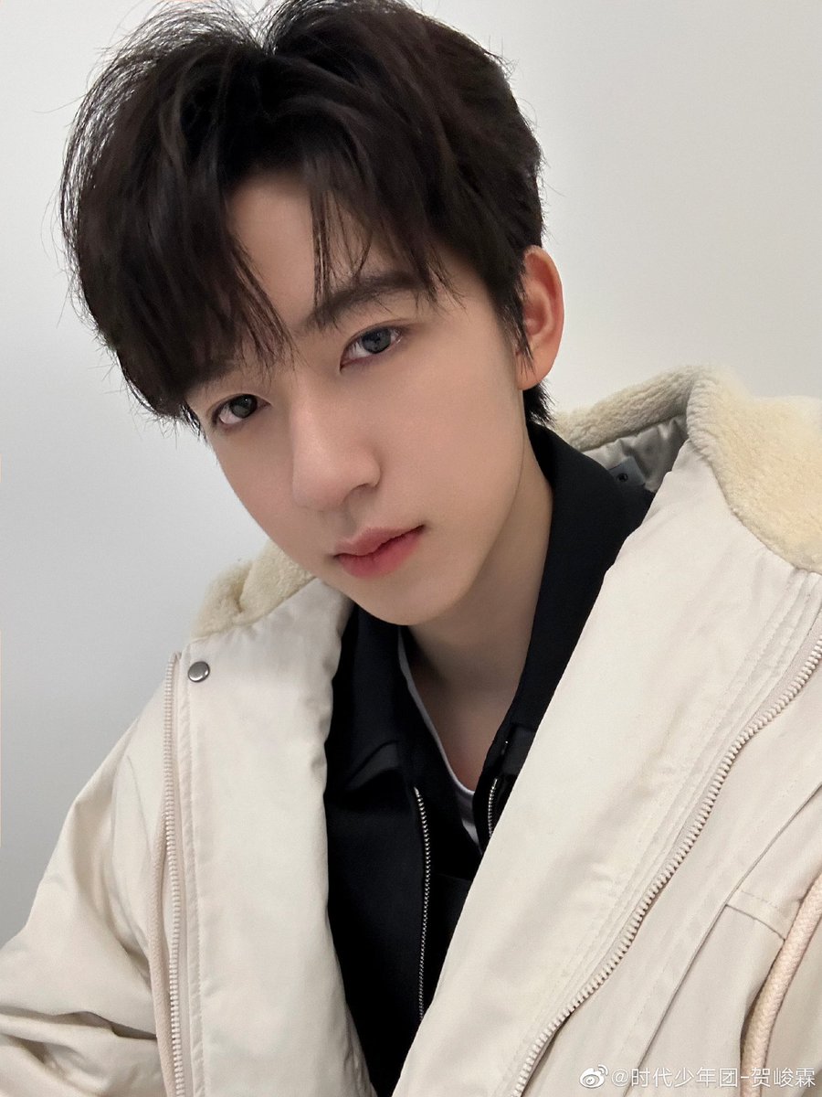 forhejunlin's tweet photo. 230325 junlin weibo

“sleep early, see you next time!!! i’m off to do my compsci homework 😑😑😑”

#贺峻霖 https://t.co/A3DkQ47Cho
