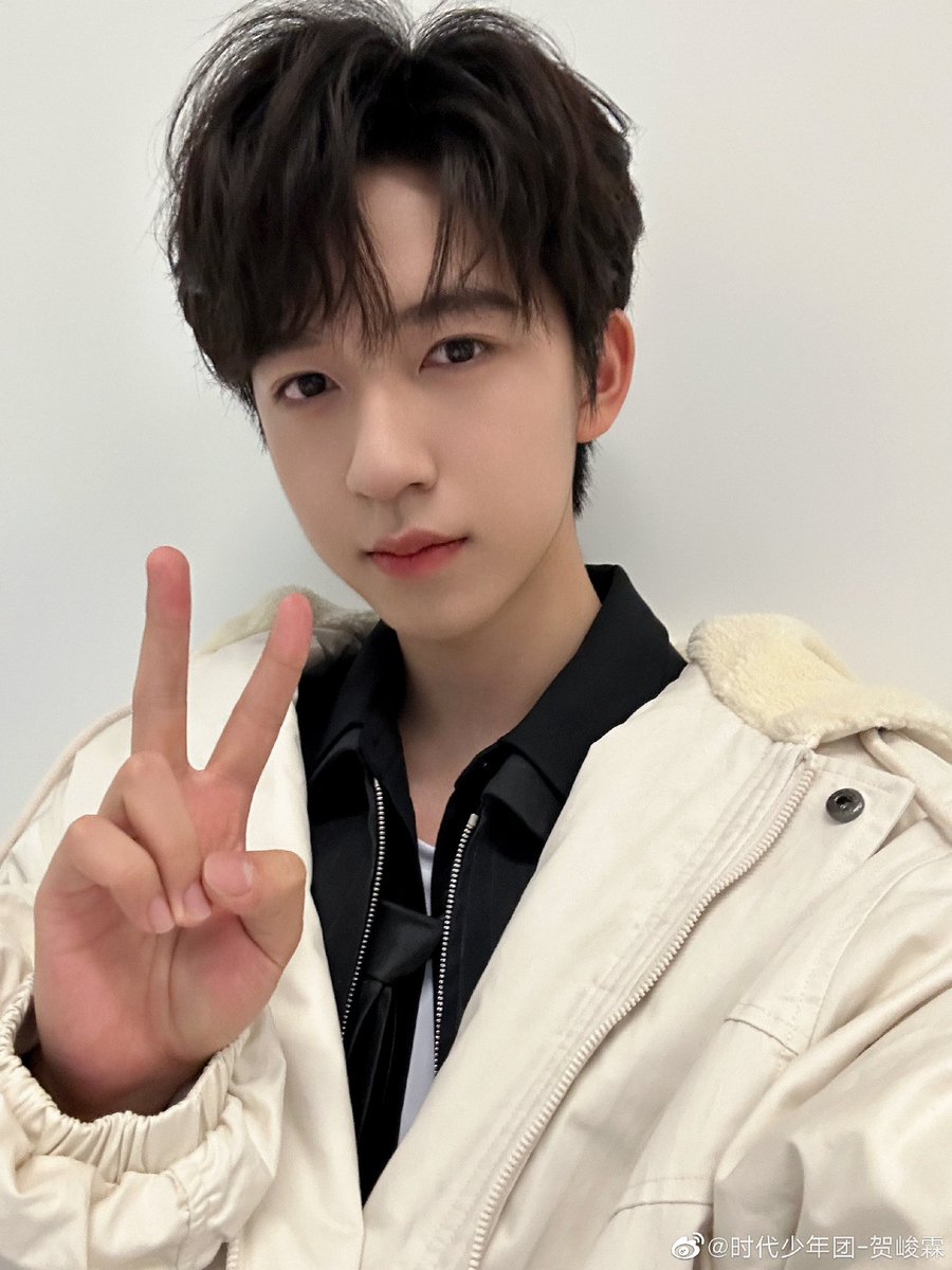 forhejunlin's tweet photo. 230325 junlin weibo

“sleep early, see you next time!!! i’m off to do my compsci homework 😑😑😑”

#贺峻霖 https://t.co/A3DkQ47Cho