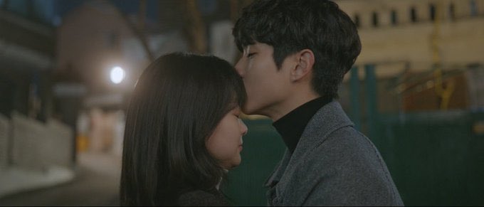 breathtravesty's tweet photo. speaking of kdrama hehe look what i’ve noticed 🥹 #BarDaWayYouLookAtMeMV #BarDaTWYLAMMV https://t.co/0jEpqOYrjF