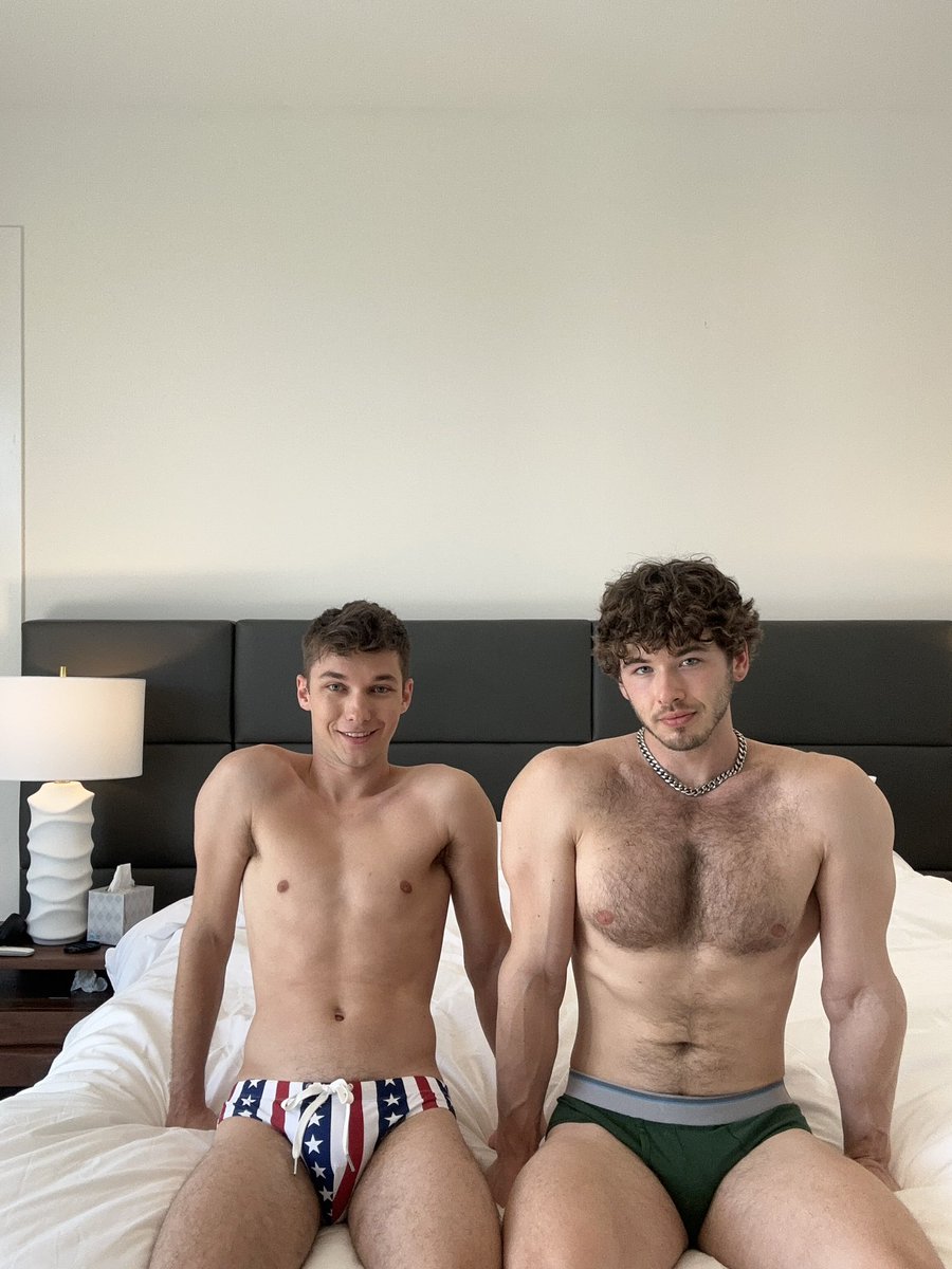 FsFIhpbWIA0C7Wo?format=jpg&name=medium