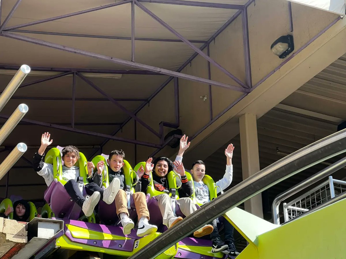COA_middle's tweet photo. COA Middle School Leadership classes worked really hard this school year on hosting various fundraisers and were able to spend a fun Friday yesterday @sixflagsDK
#coamsleadershipclass #coamiddle #coaschool #gcc_charters https://t.co/e4RwPAmtCD
