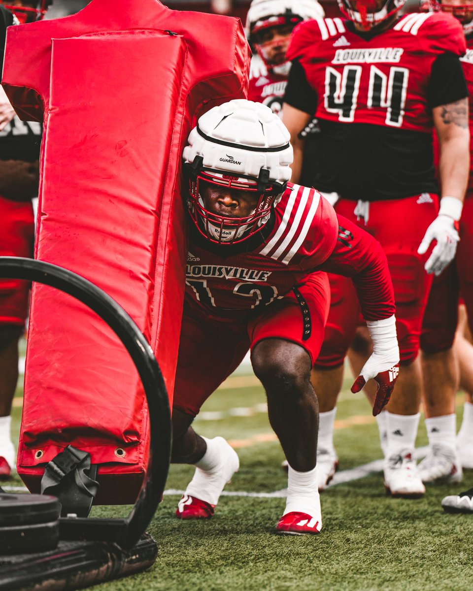 Louisville Football tweet media