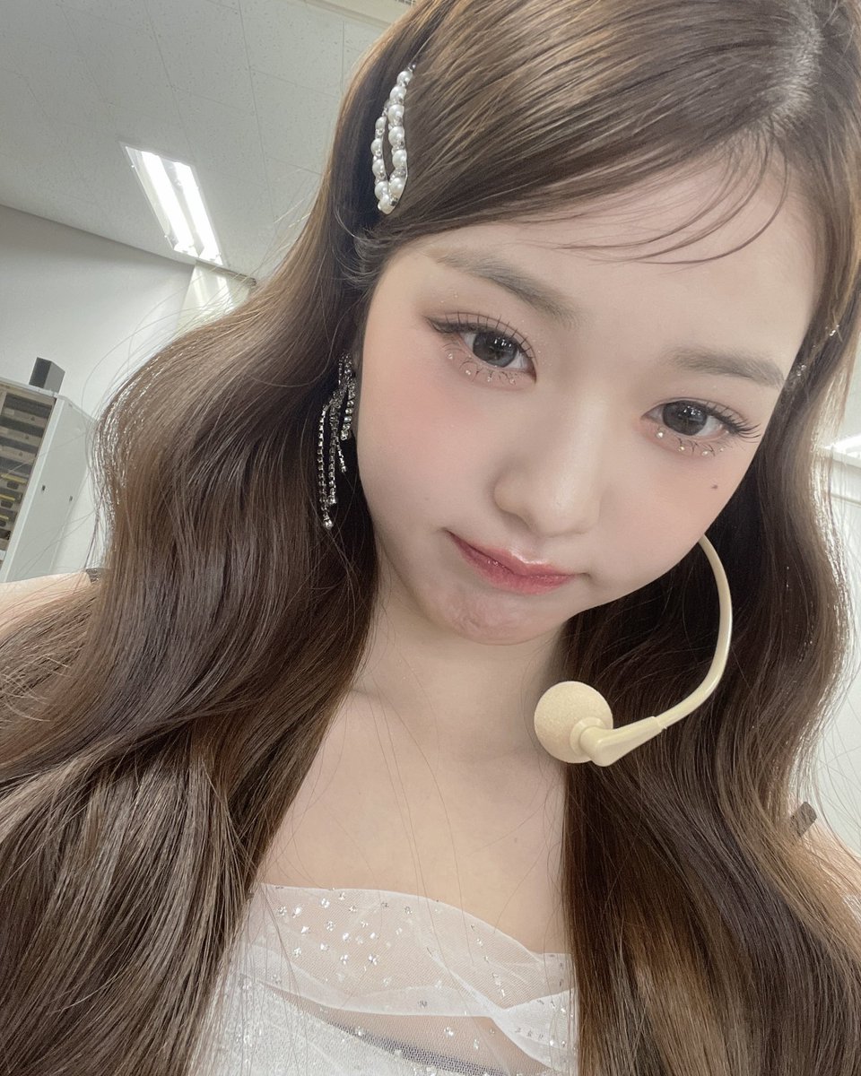 wonyoung pics tweet media