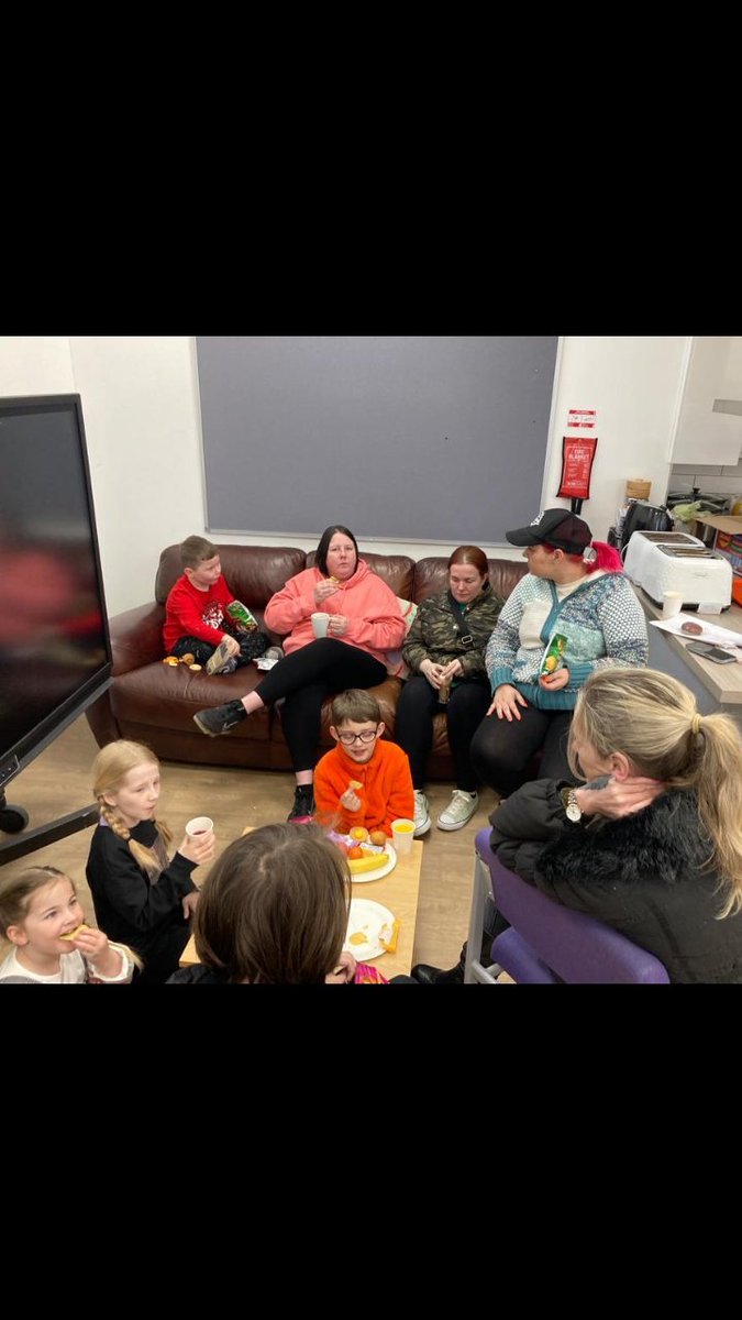ScottT1910's tweet photo. What fantastic morning at the Wallacetown Chat Cafe celebrating Earth Hour. Thank you to everyone who came along and to The Iris for the Community Cinema 🙂🌍👍 @CLD_SAC @WallacetownH @theirisayr @Onofrio_Ann @gentilomo1 #ThrivingCommunities #workingforwallacetown https://t.co/tdPb4YpEiX