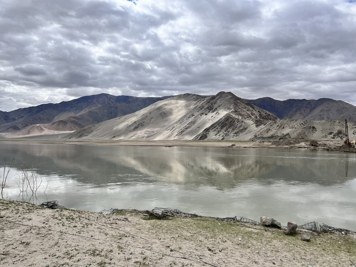 akshay_deo's tweet photo. post a picture of some landscape from a place where you've been, where the main requirement is that you NOT appear in it. just a picture, no description https://t.co/Gry36xiWqC